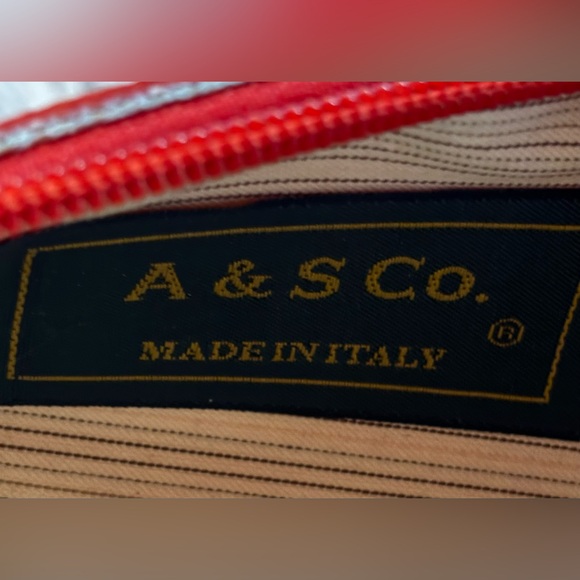 ONLY ONE: Playful Red Dog-Shaped Purse/Bag and Bag Charm/Keychain Made in Italy - Picture 3 of 16